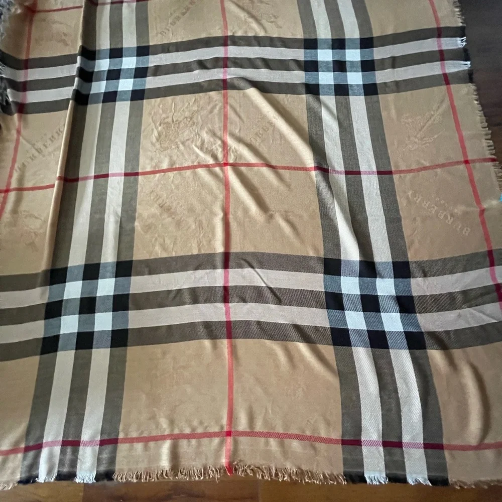 Burberry Prorsum Wrap Shawl. - Picture 11 of 16